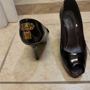 Louis Vuitton Black and Gold Lock Patent Peep-Toe Heels